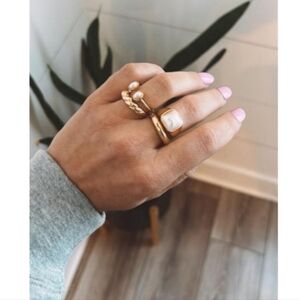 Trendy Stackable Gold Ring Set BNWT